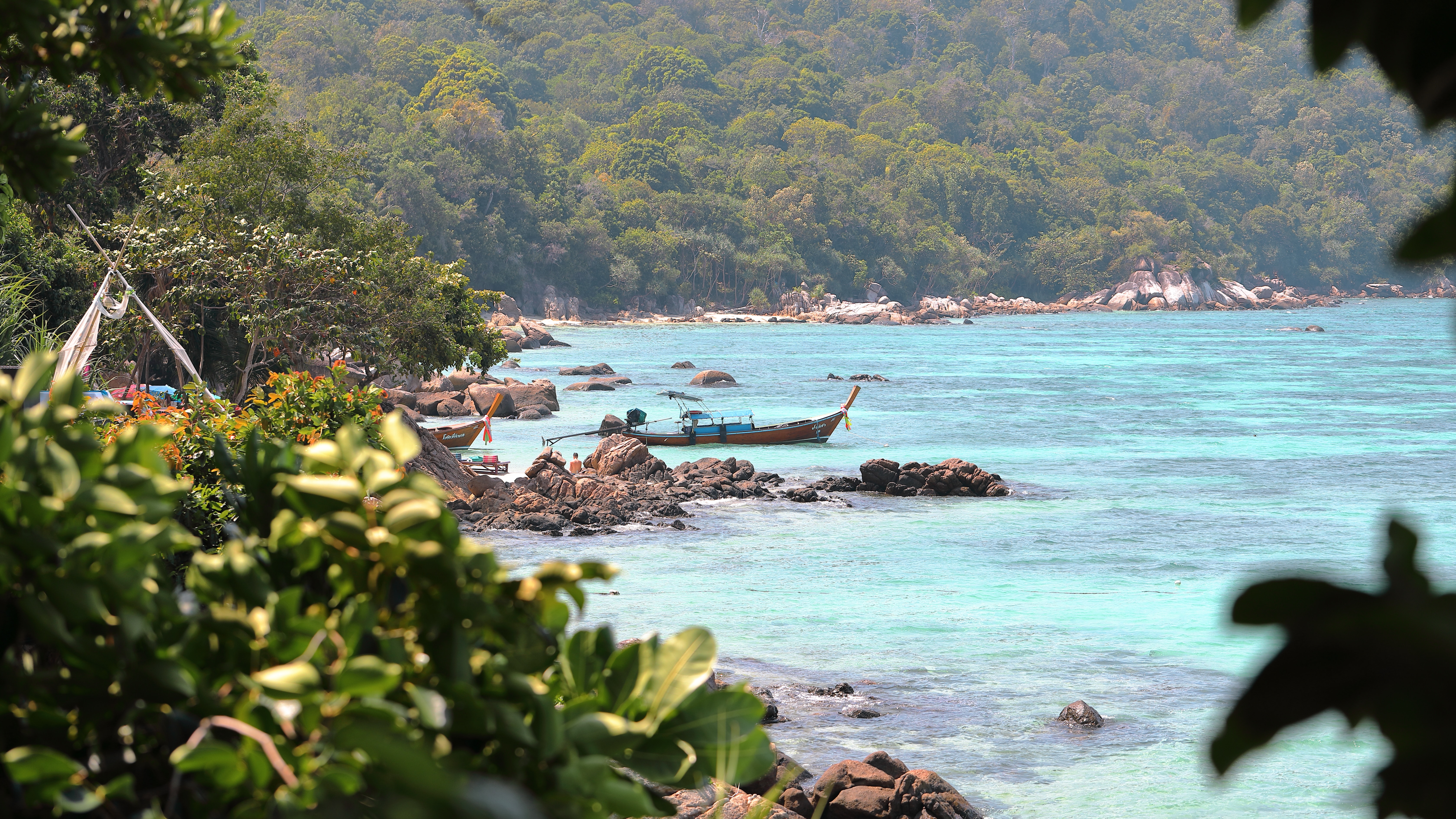 Koh Lipe turquoise water in Thailand 