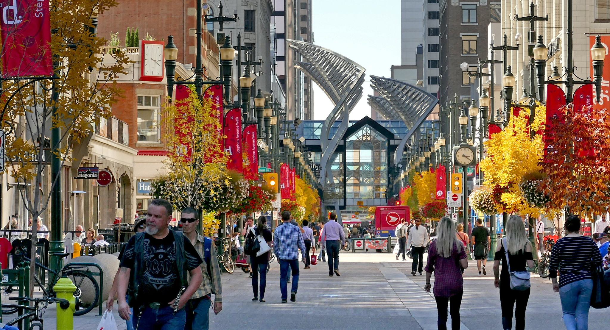 Strolling in LA downtown Art Walk 