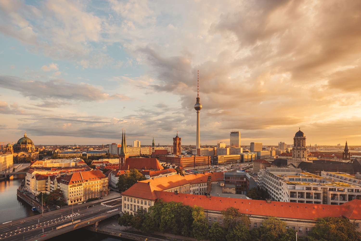 Berlin Quick Travel Guide – Top Things To See And Do In 4 Hours