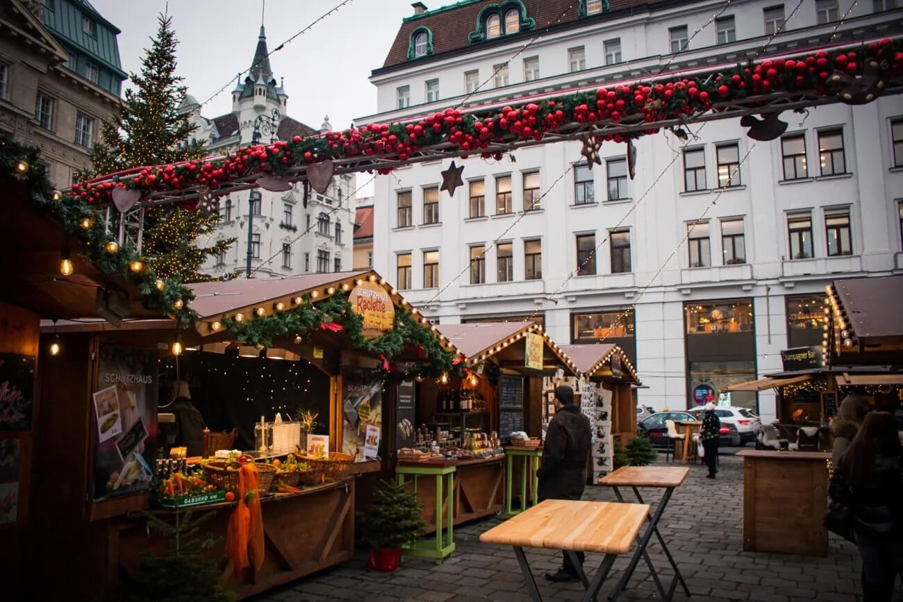 Best Vienna Christmas Markets Guide + MAP