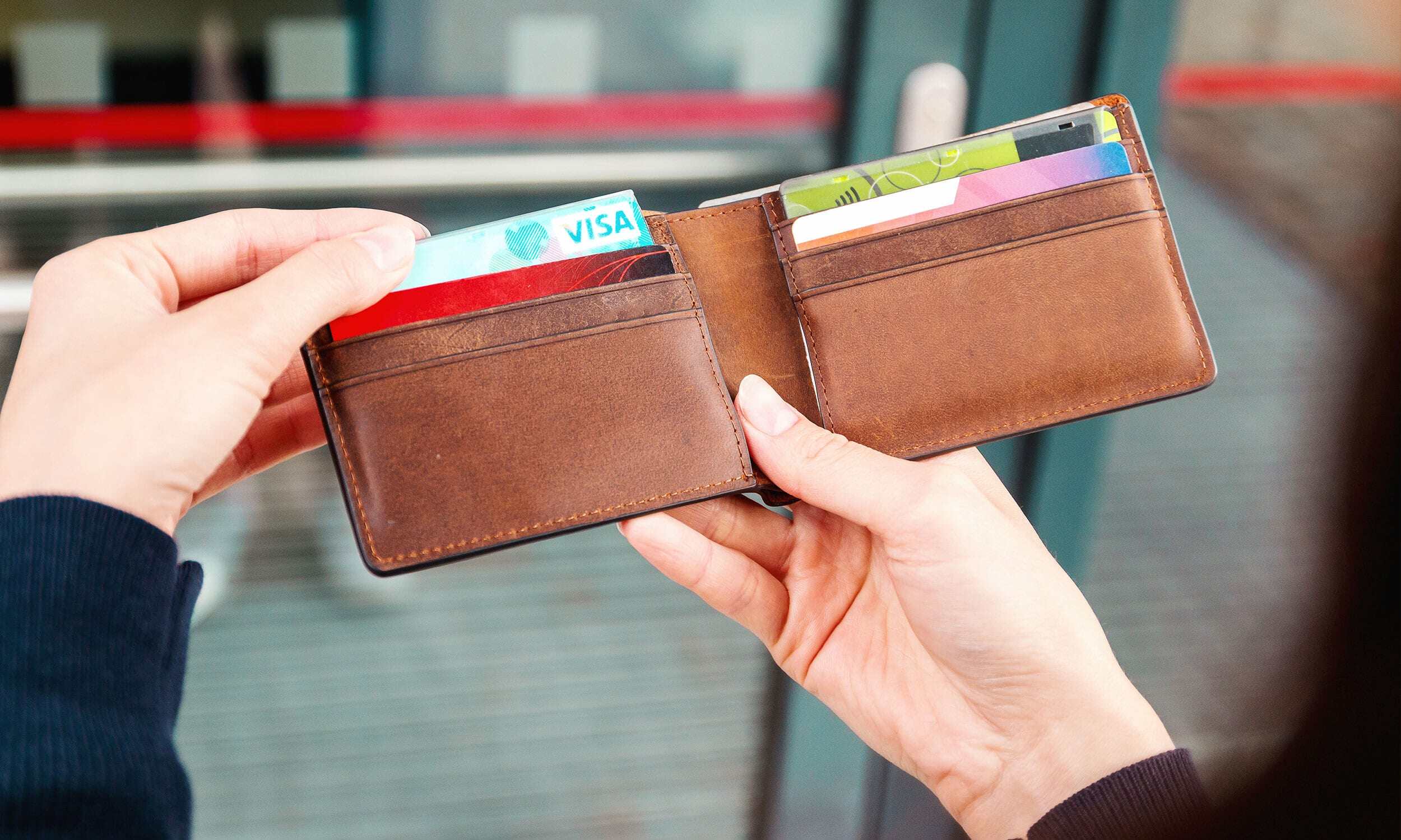 Top 10 Wallet Essentials: What’s In My Wallet When I Travel