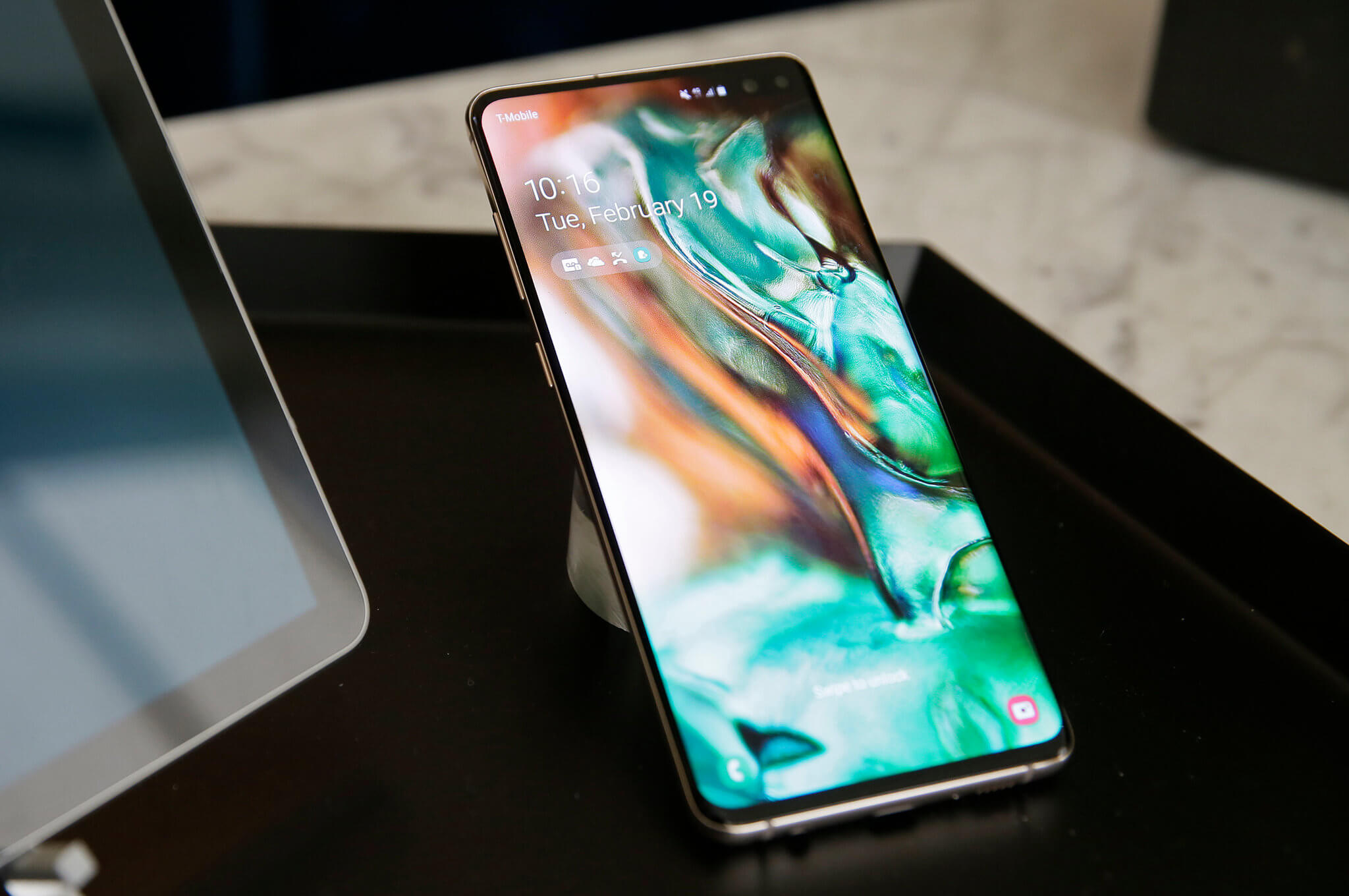 Top Tips To Travel Smarter With The Samsung Galaxy S10+ Smartphone