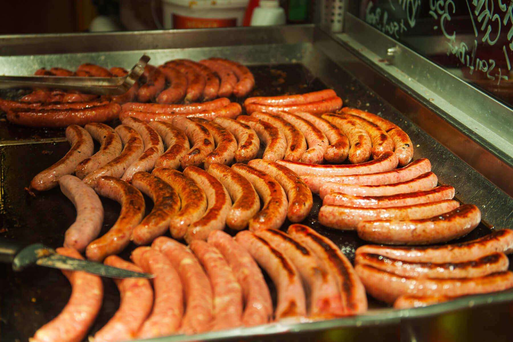 ultimate-guide-to-viennese-sausages-in-vienna-and-wurstelstand-locations-austria