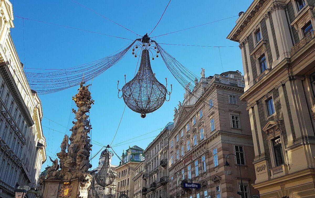 Vienna Elegance At The Graben