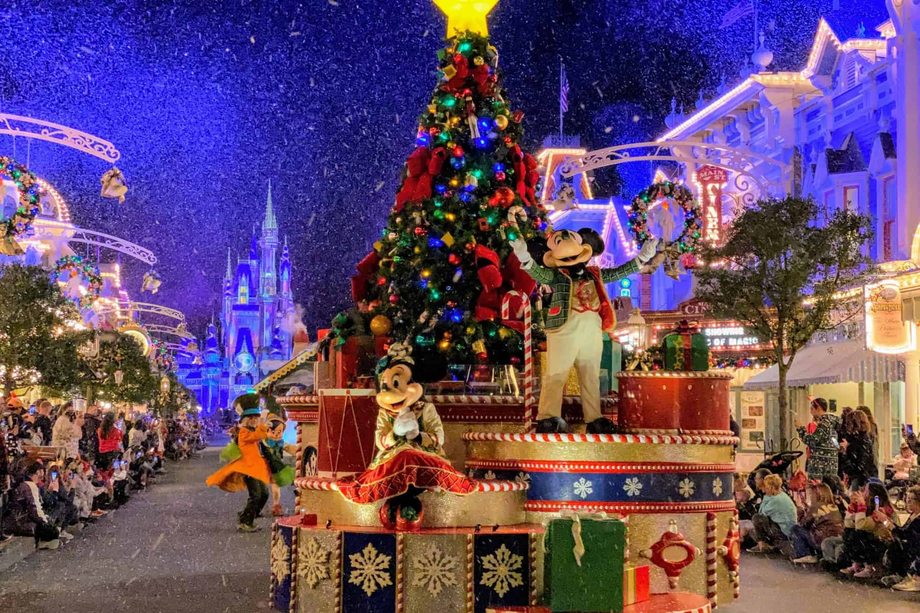 What To Pack For Disney World In December And January