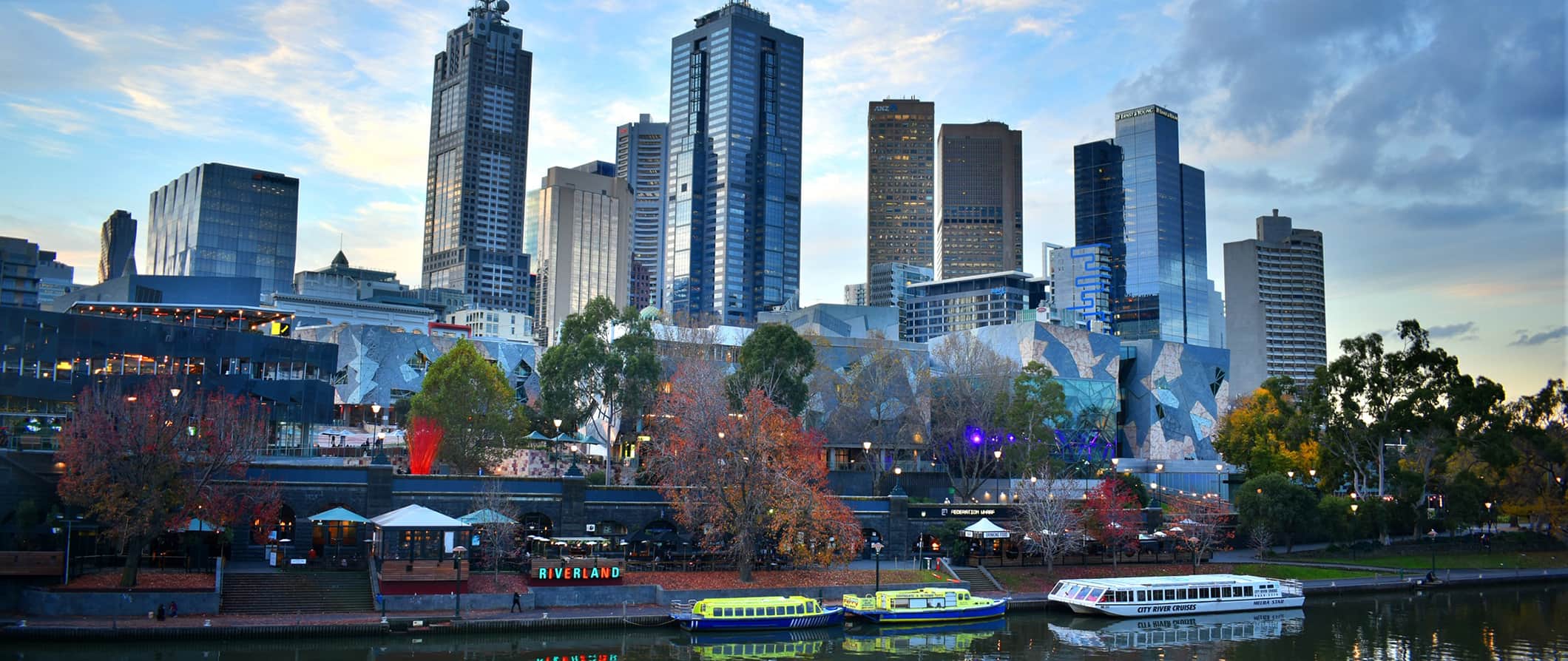 Backpacking Melbourne (BUDGET Travel Guide)