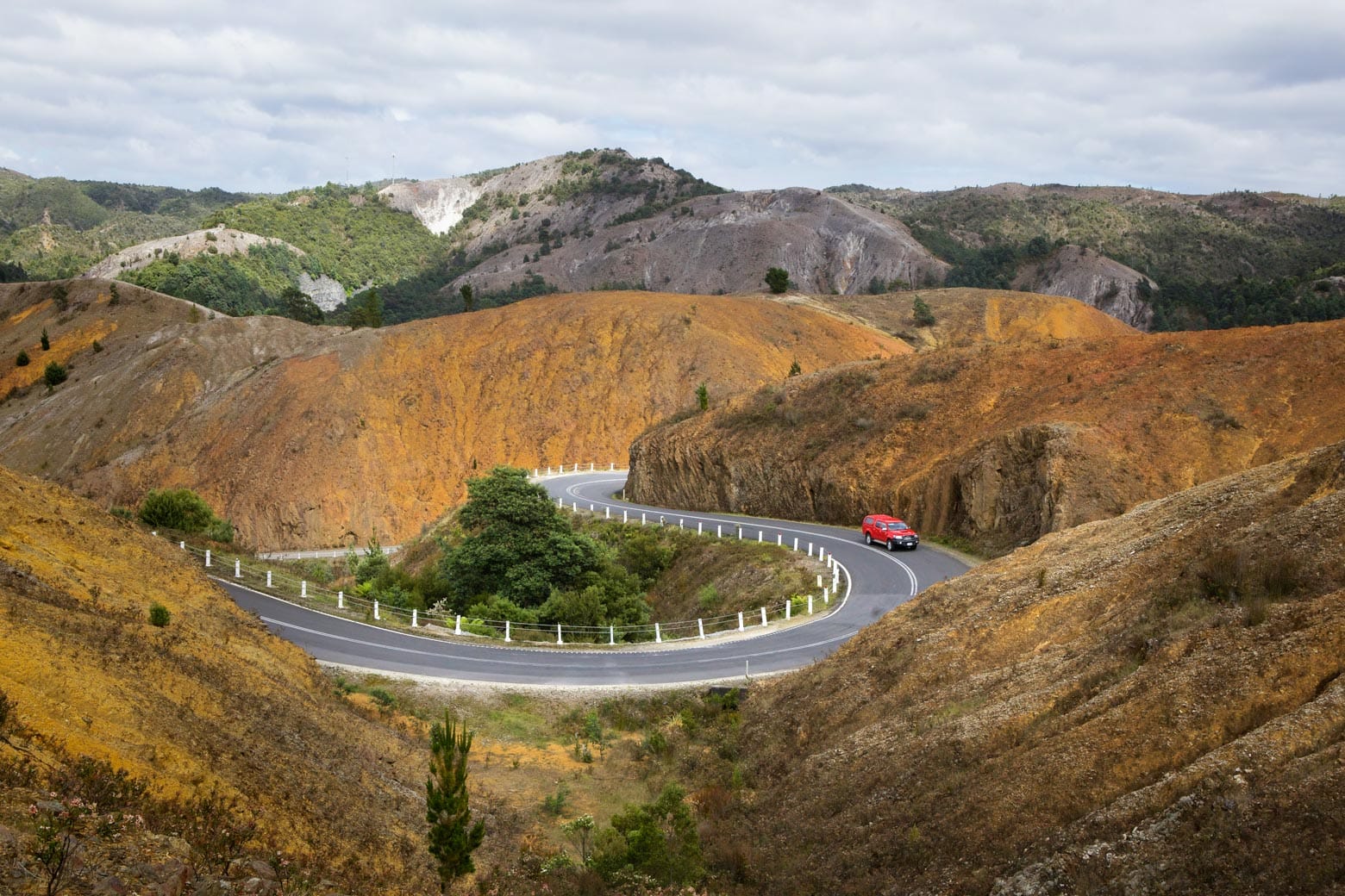 Driving The 99 Bends Road In Queenstown Tasmania