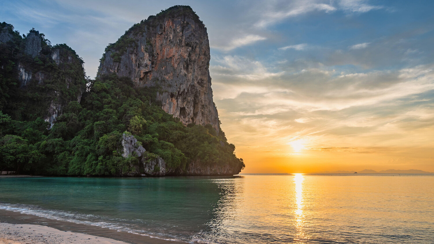 East Railay Viewpoint & Princess Lagoon Hike, Railay Beach – Krabi