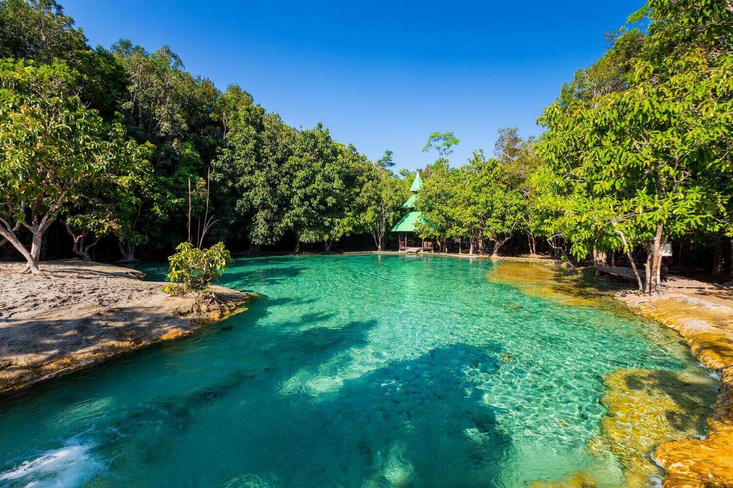 emerald-pool-krabi-guide-to-the-emerald-blue-lagoon