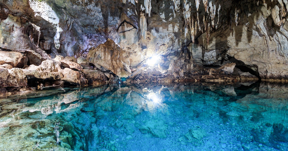 Exploring Hinagdanan Cave In Dauis, Bohol