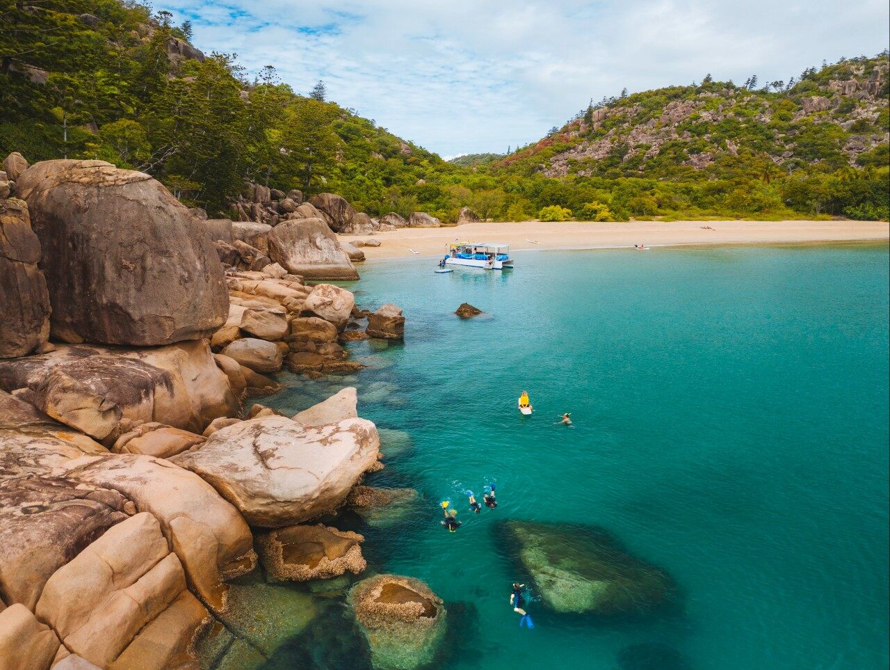 Geoffrey Bay: Spotting Rock Wallabies & Wreck Snorkelling On Magnetic Island