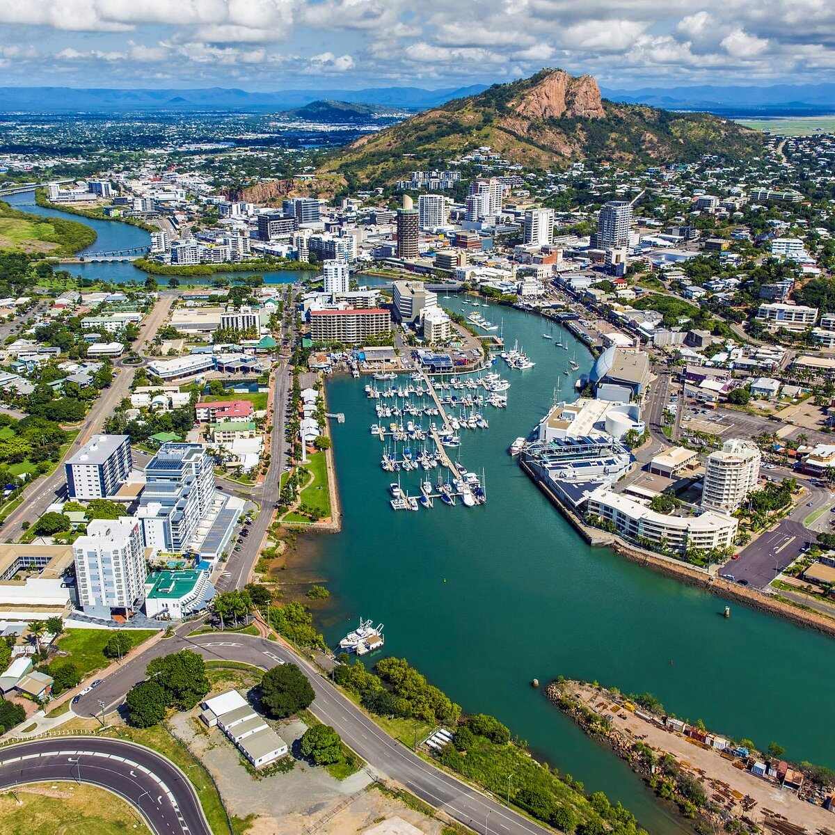 How To Hike The Castle Hill Track In Townsville – North Queensland, Australia