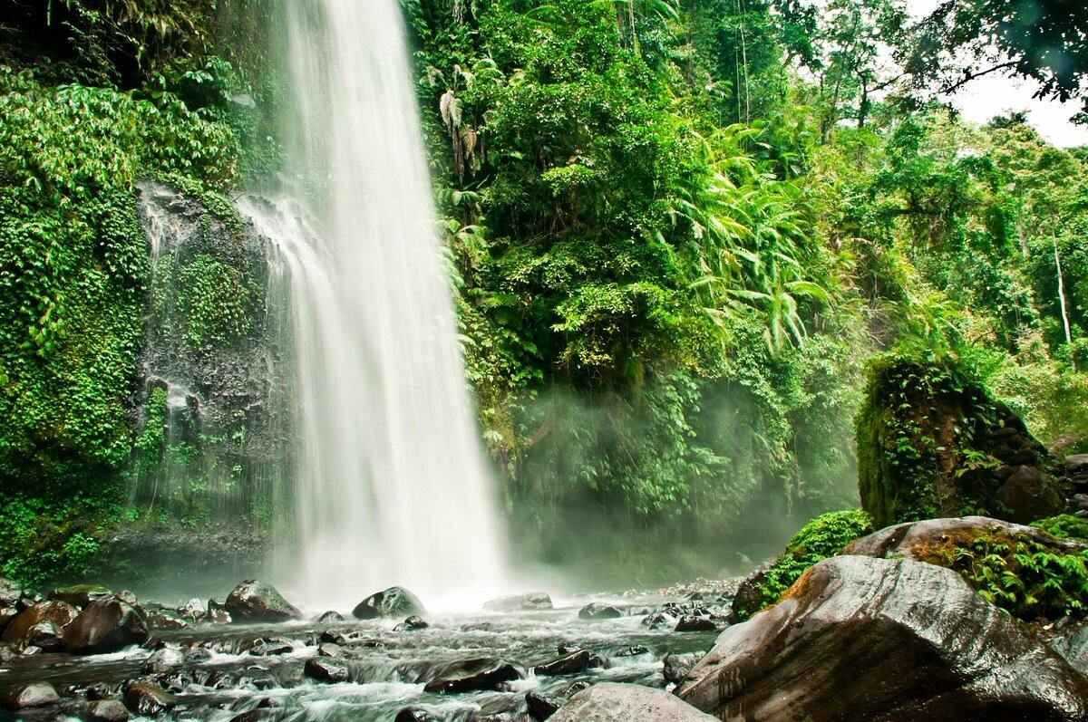 How To Visit Tiu Kelep Waterfall & Sendang Gile On Lombok