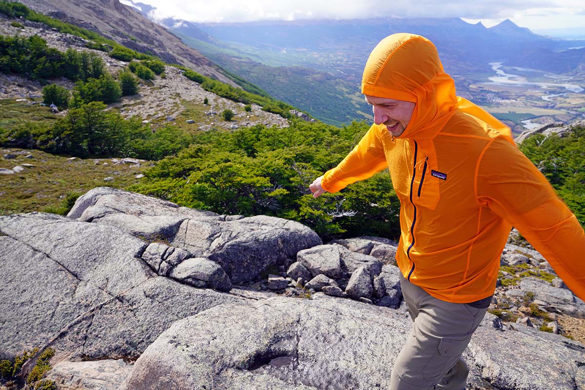 Patagonia Houdini Jacket Review – How Does This Wind Cheater Perform?