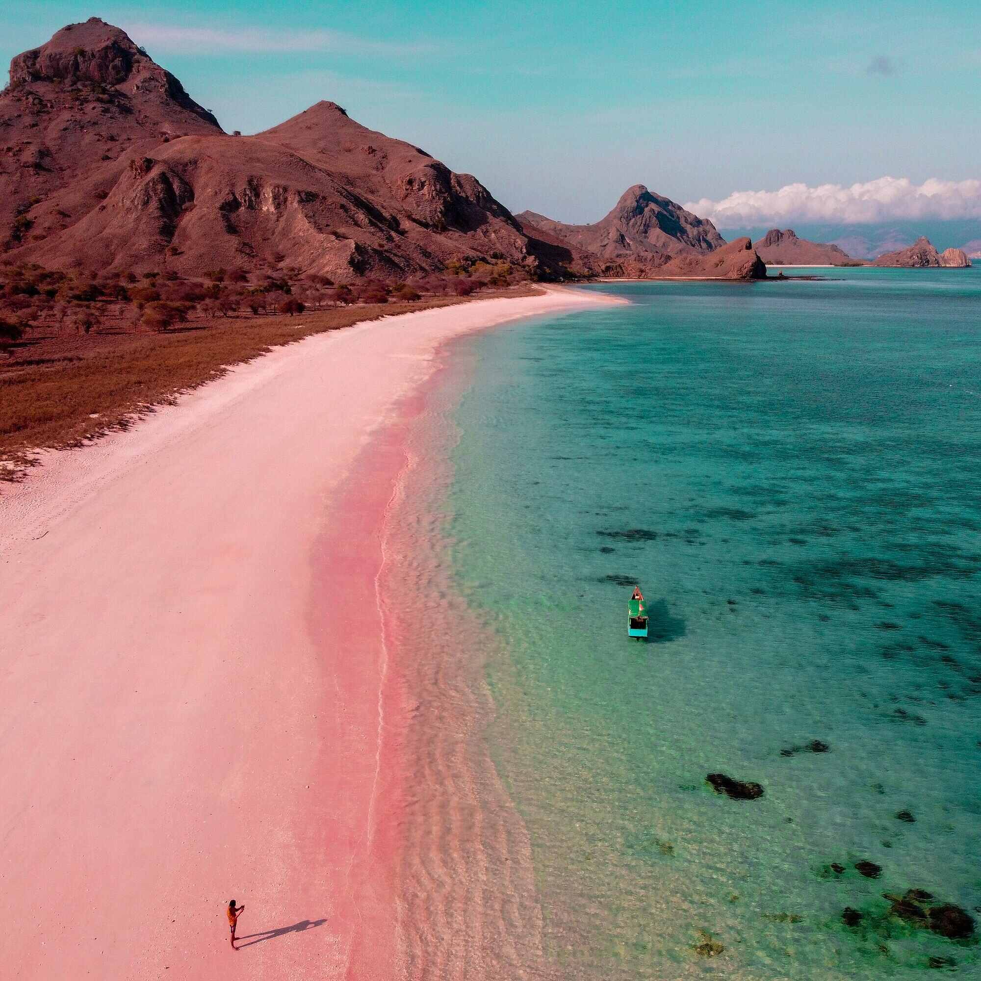 Pink Beach Komodo Island – How To Visit Indonesia’s Pink Sand Beach