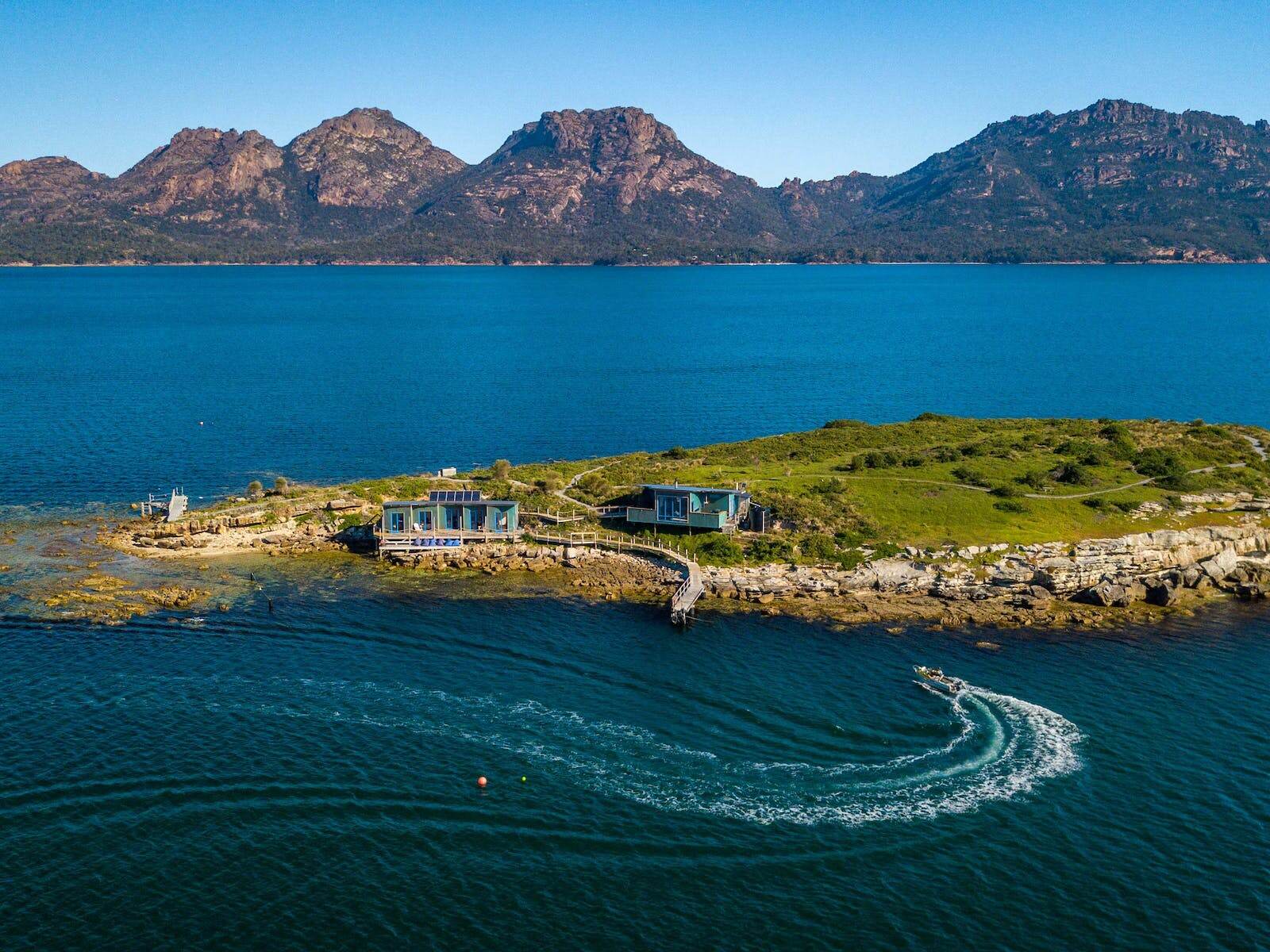 What It’s Like Staying On Picnic Island Tasmania – Freycinet Island Resort