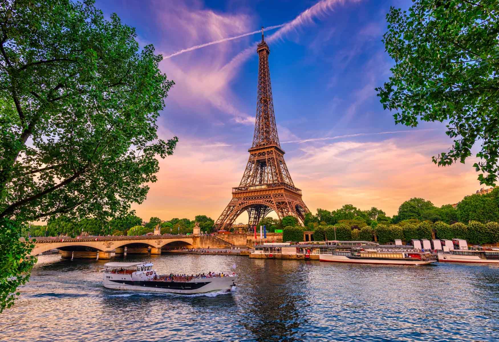 Best Time To Visit Paris – MUST READ Guide