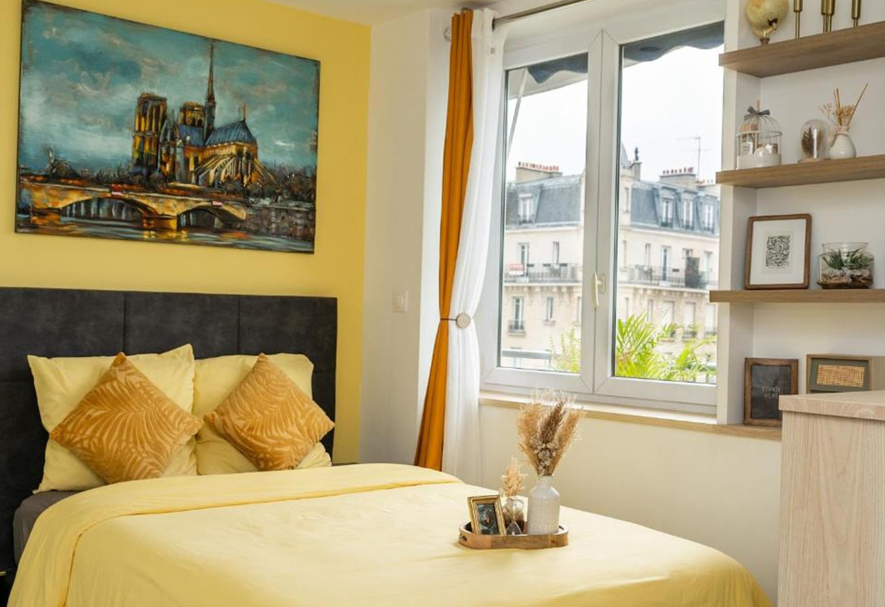 Insider Tips: 10 EPIC Homestays In Paris