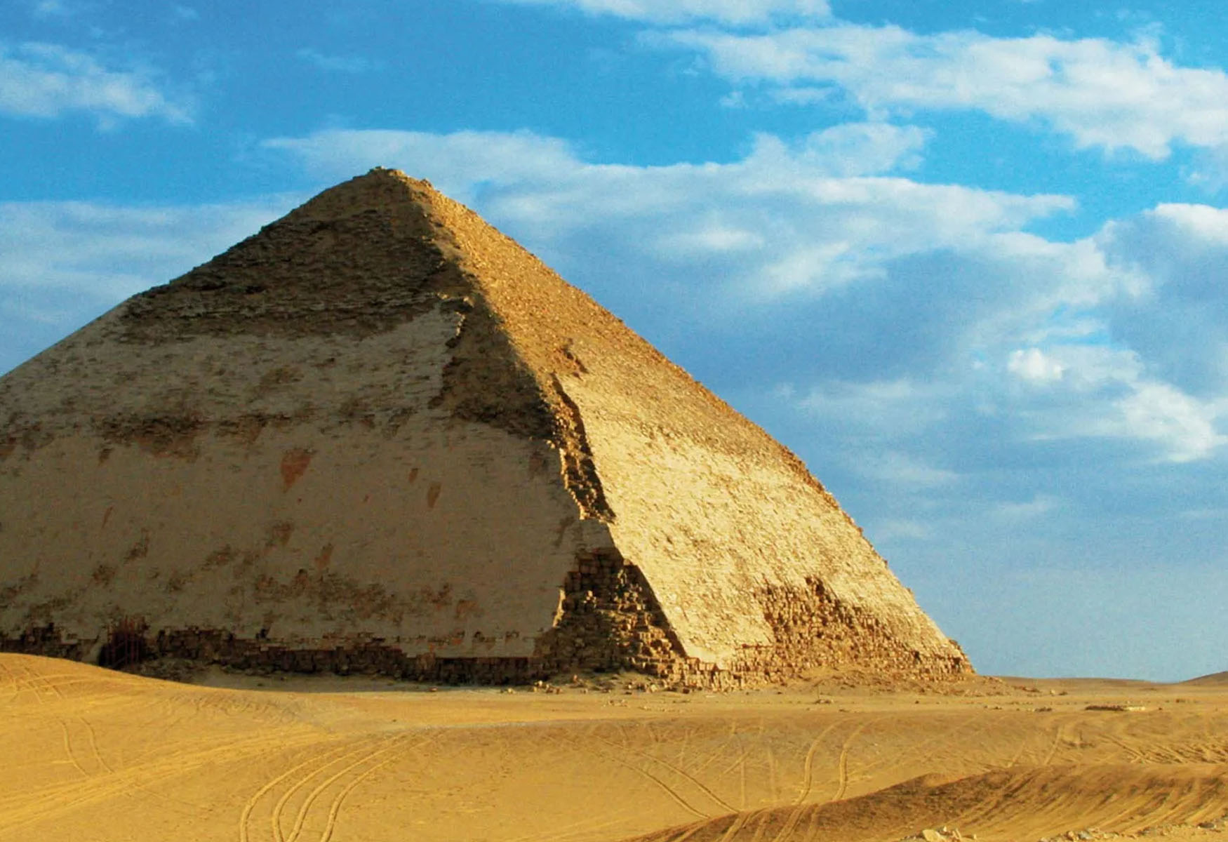 The Red Pyramid Of Egypt – Experience It Inside And Out