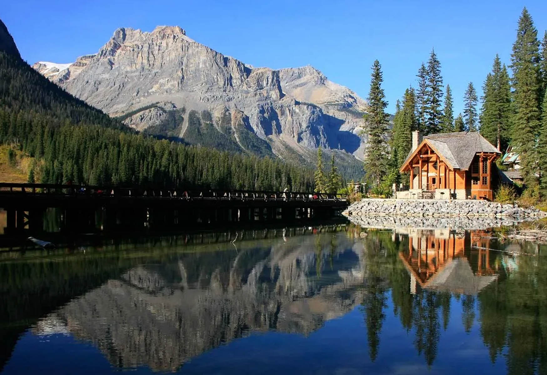 The Top 10 Best Lakes In Canada