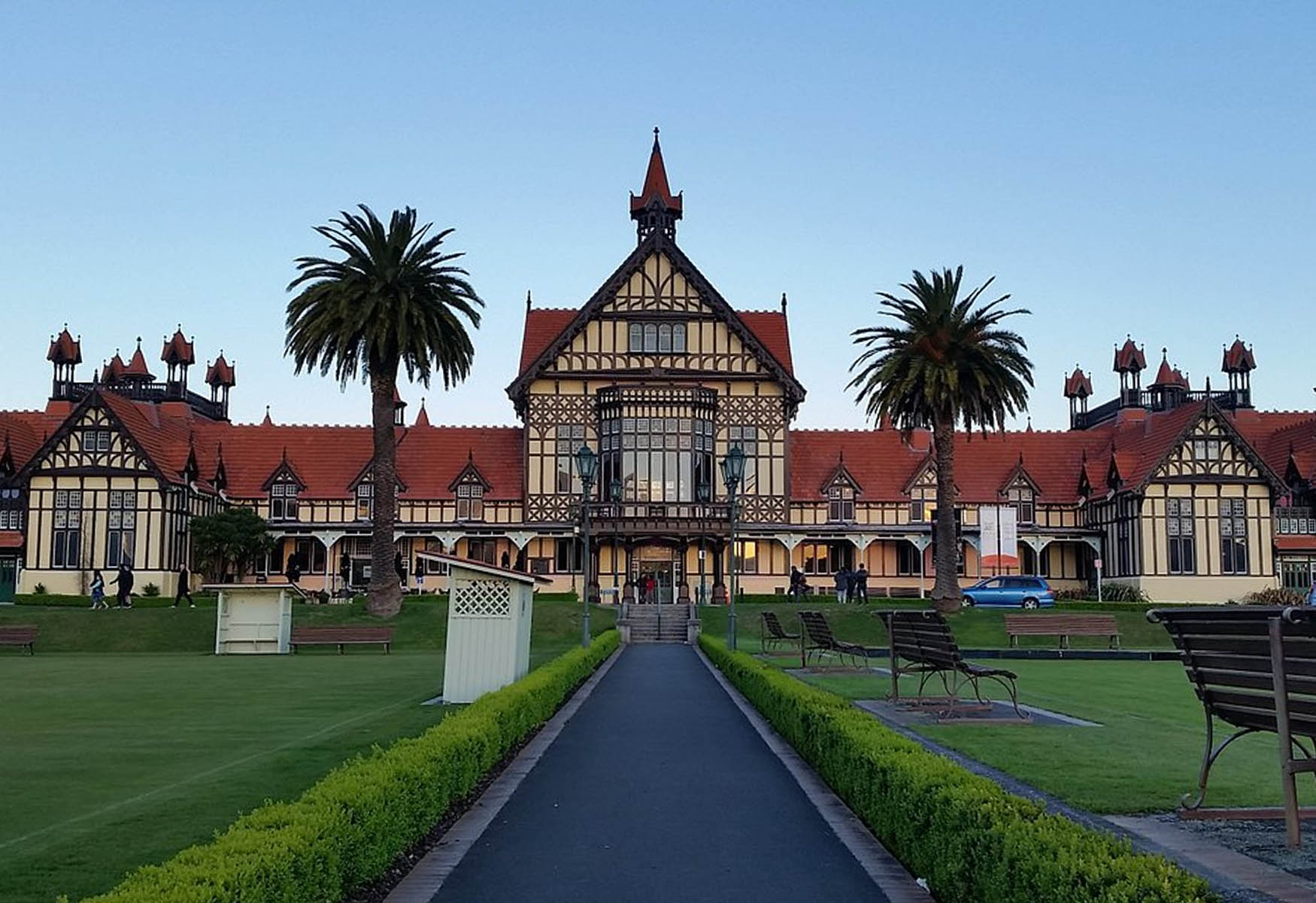 Where To Stay In Rotorua (TOP 5 Areas)