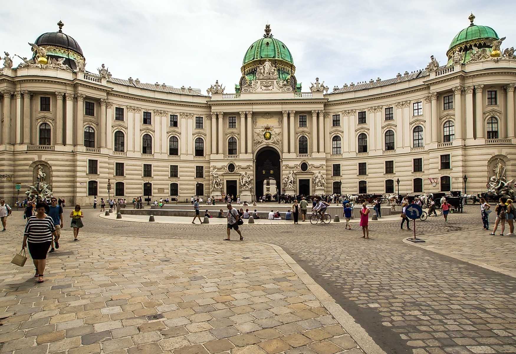 Where To Stay In Vienna (TOP 5 Areas)