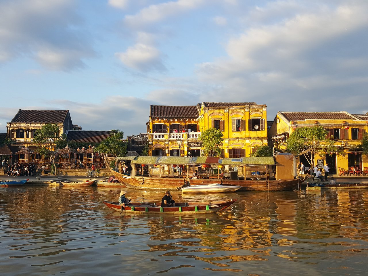 Backpacking Hoi An Travel Guide (Tips)