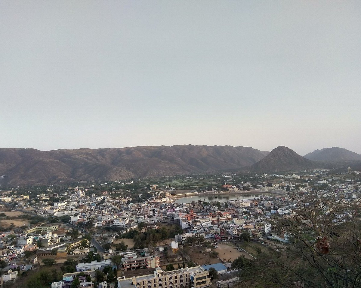 Gayatri Mata Temple Pushkar (Pap Mochani) – Hilltop Viewpoint