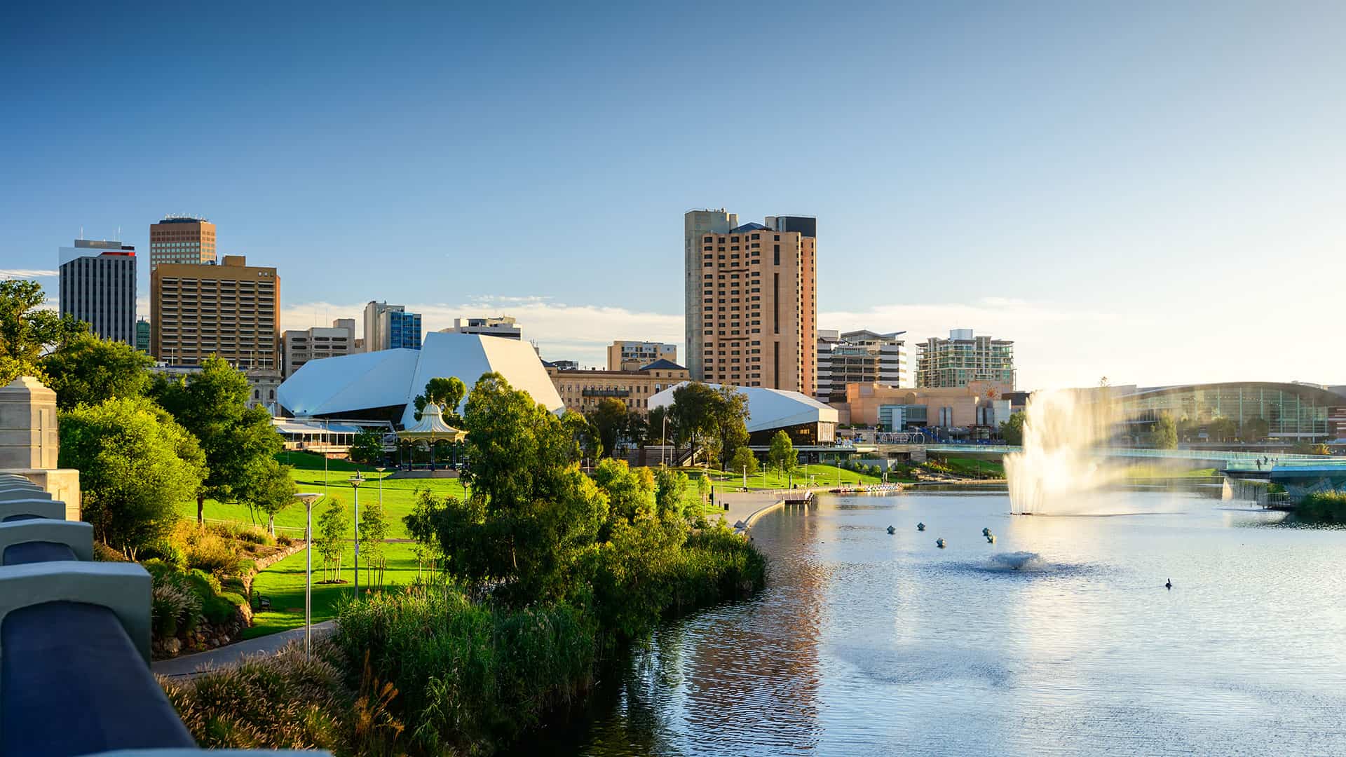 IN-DEPTH Travel Guide: Backpacking Adelaide