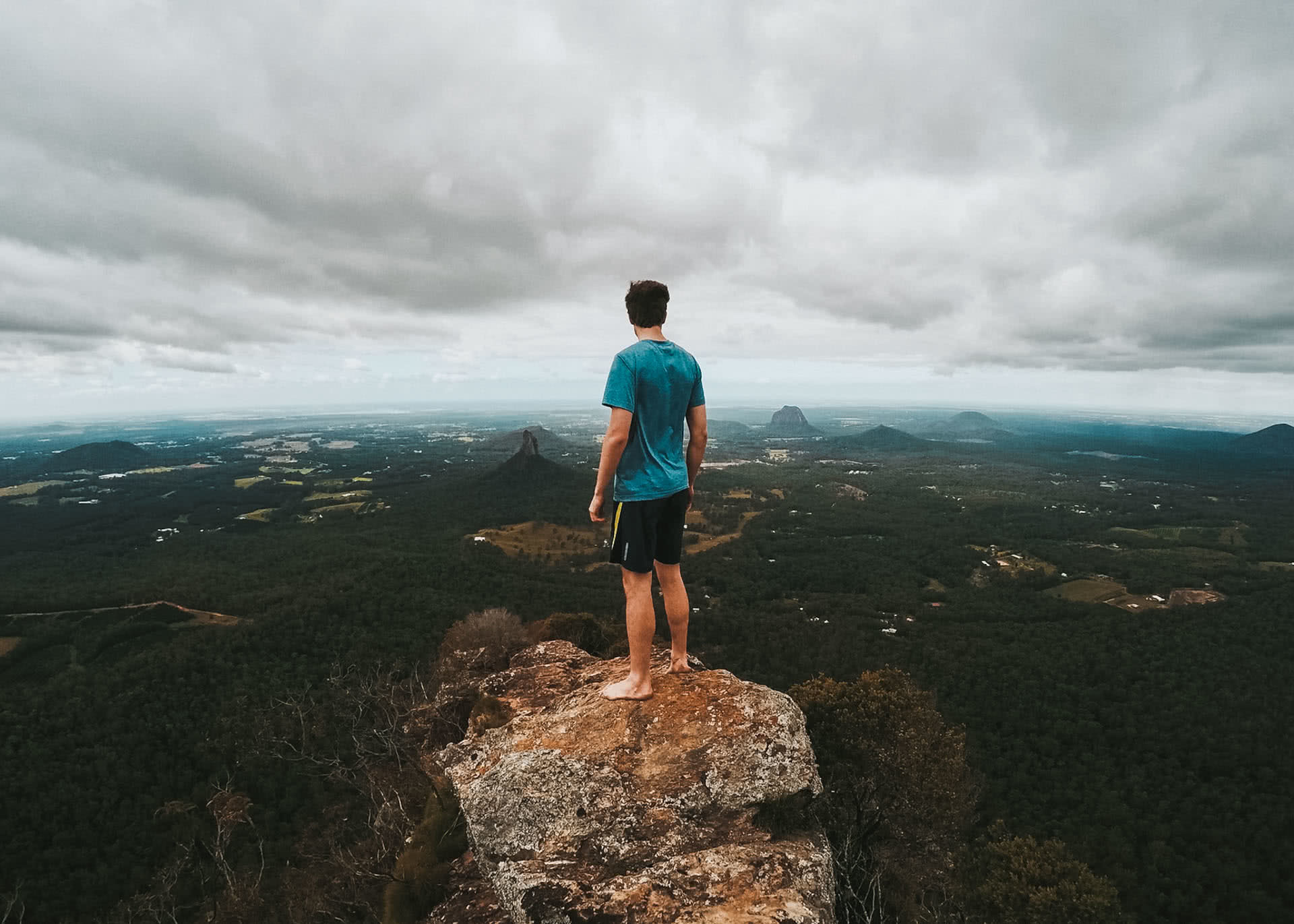 Mount Beerwah Climb – Summit Hike In The Glass House Mountains