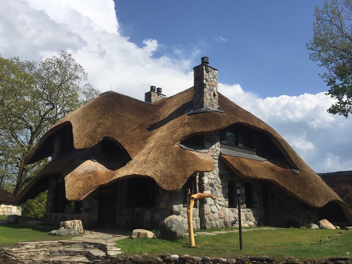 Mushroom Houses Of Charlevoix – All Hobbits Welcome To Michigan