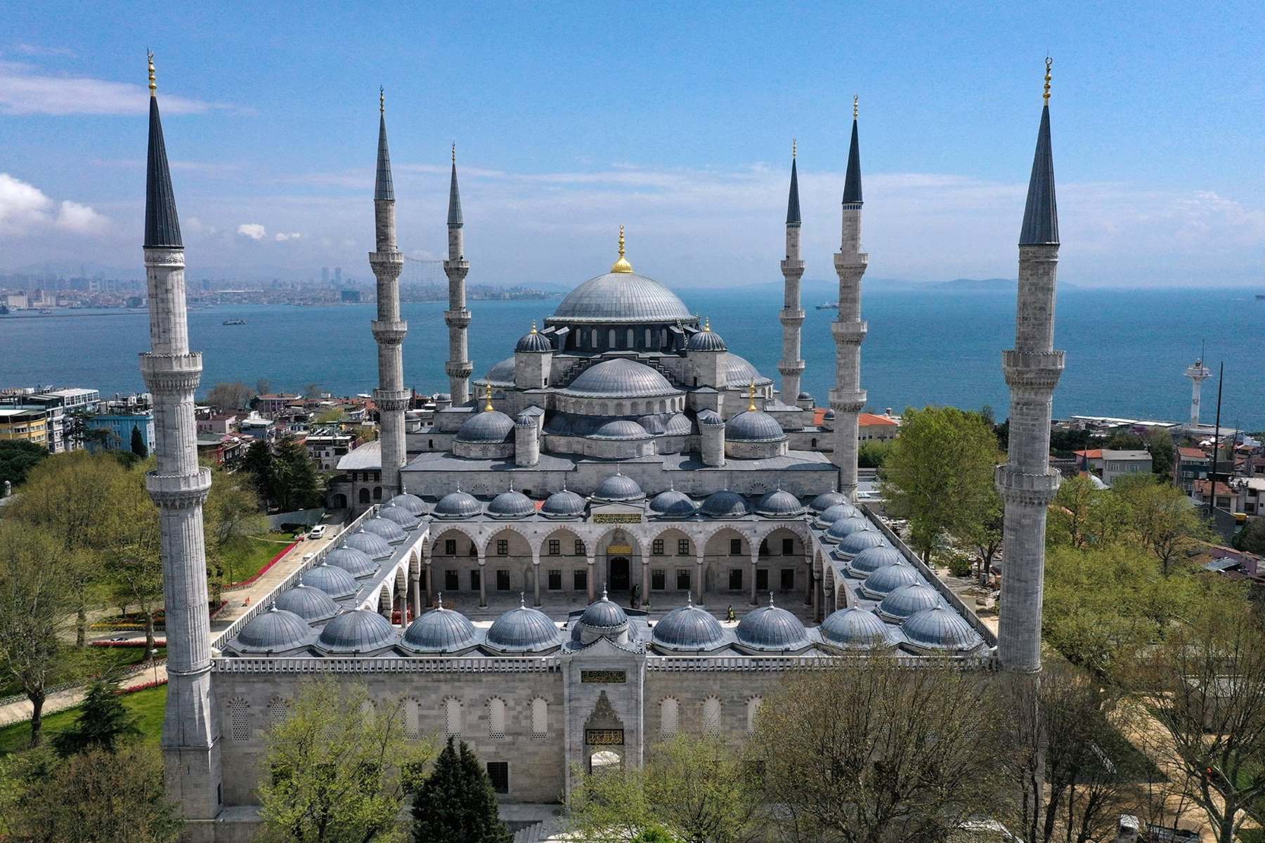 The Blue Mosque Of Istanbul And Tips For Entry