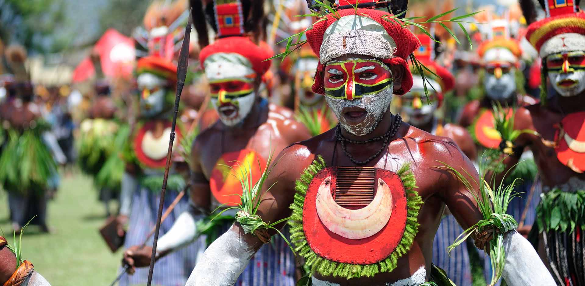 tribes-of-papua-indonesia-an-unlikely-guest-at-a-highlands-festival