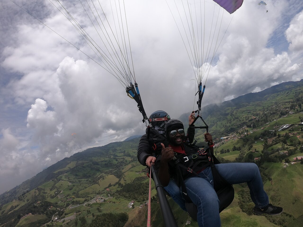 paragliding-in-medellin-colombia