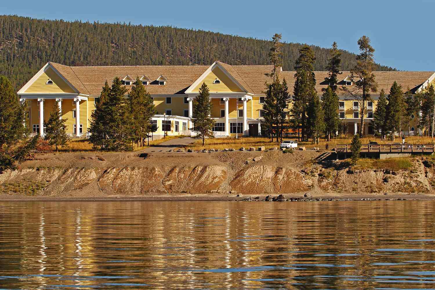Where To Stay In Yellowstone National Park